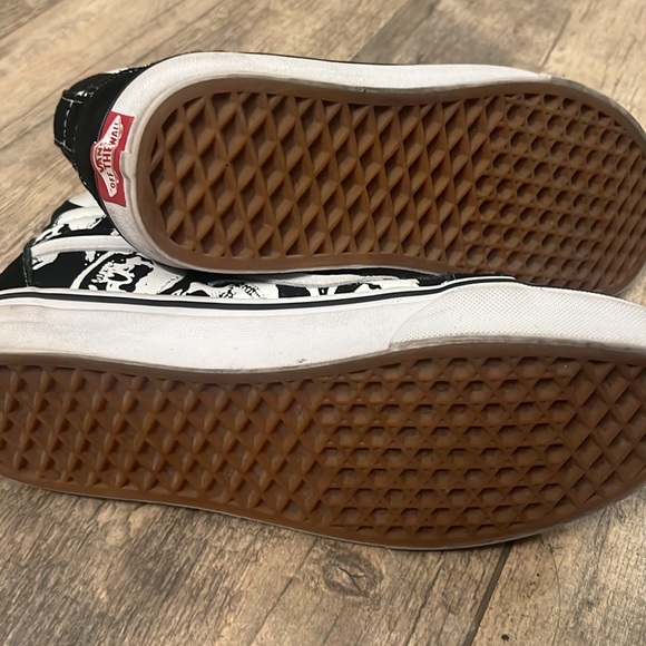 Vans size 8.5 - Picture 3 of 6